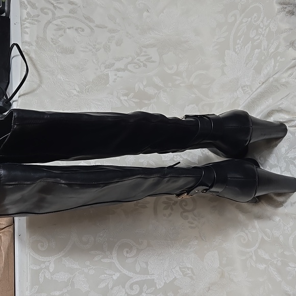 Aldo Midnight Black Leather Heeled Boots - Picture 6 of 8